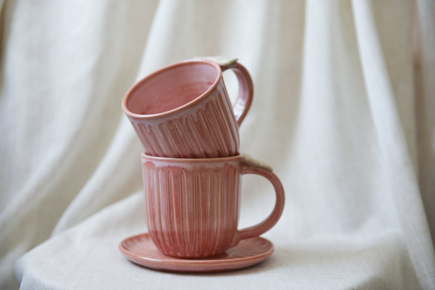 Butterfly Mug - Pink pos