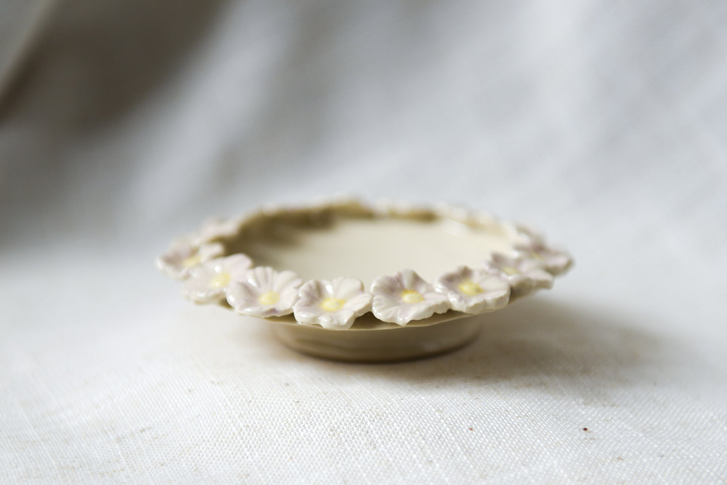 Flower ring dish
