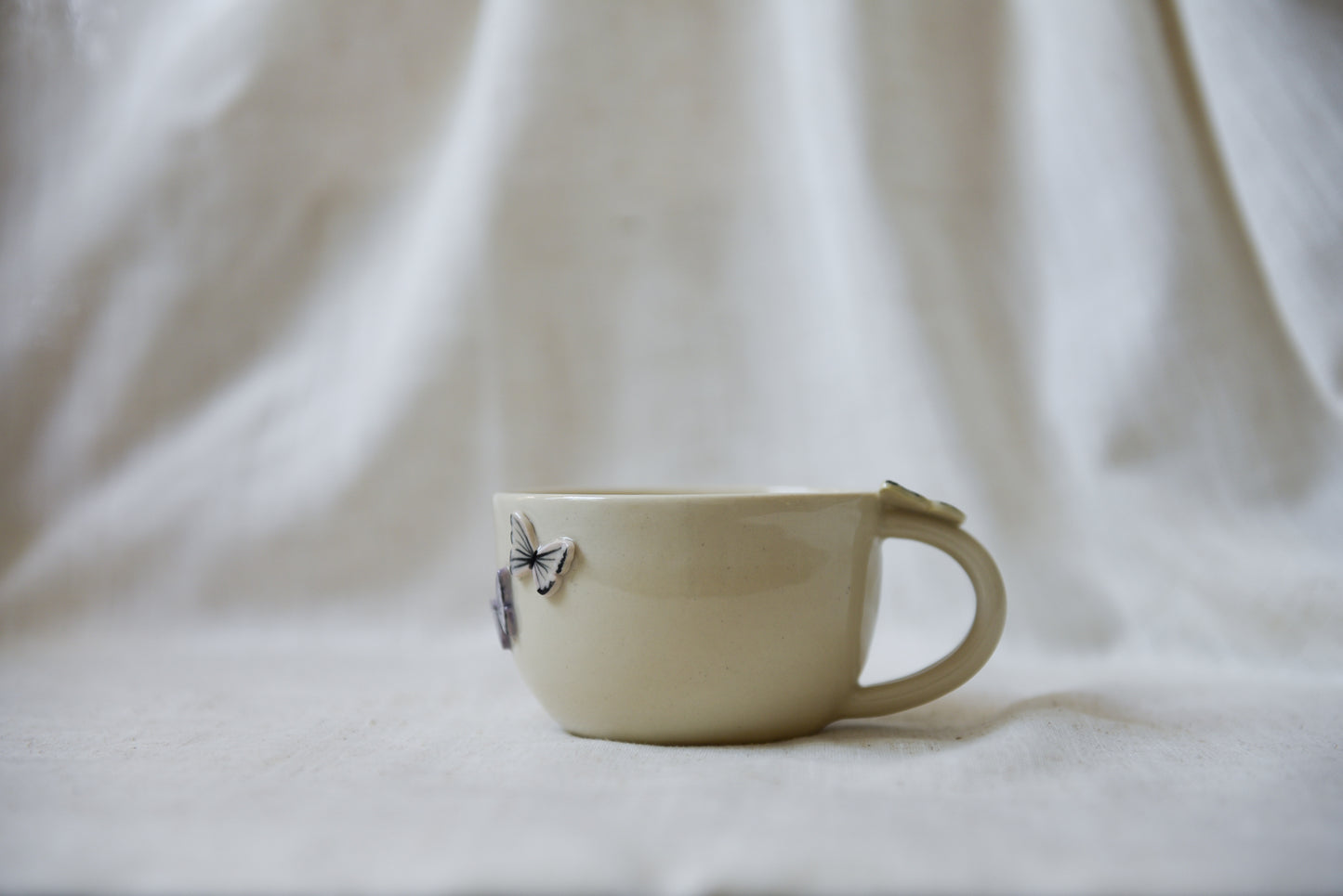 Butterflies latte mug pos