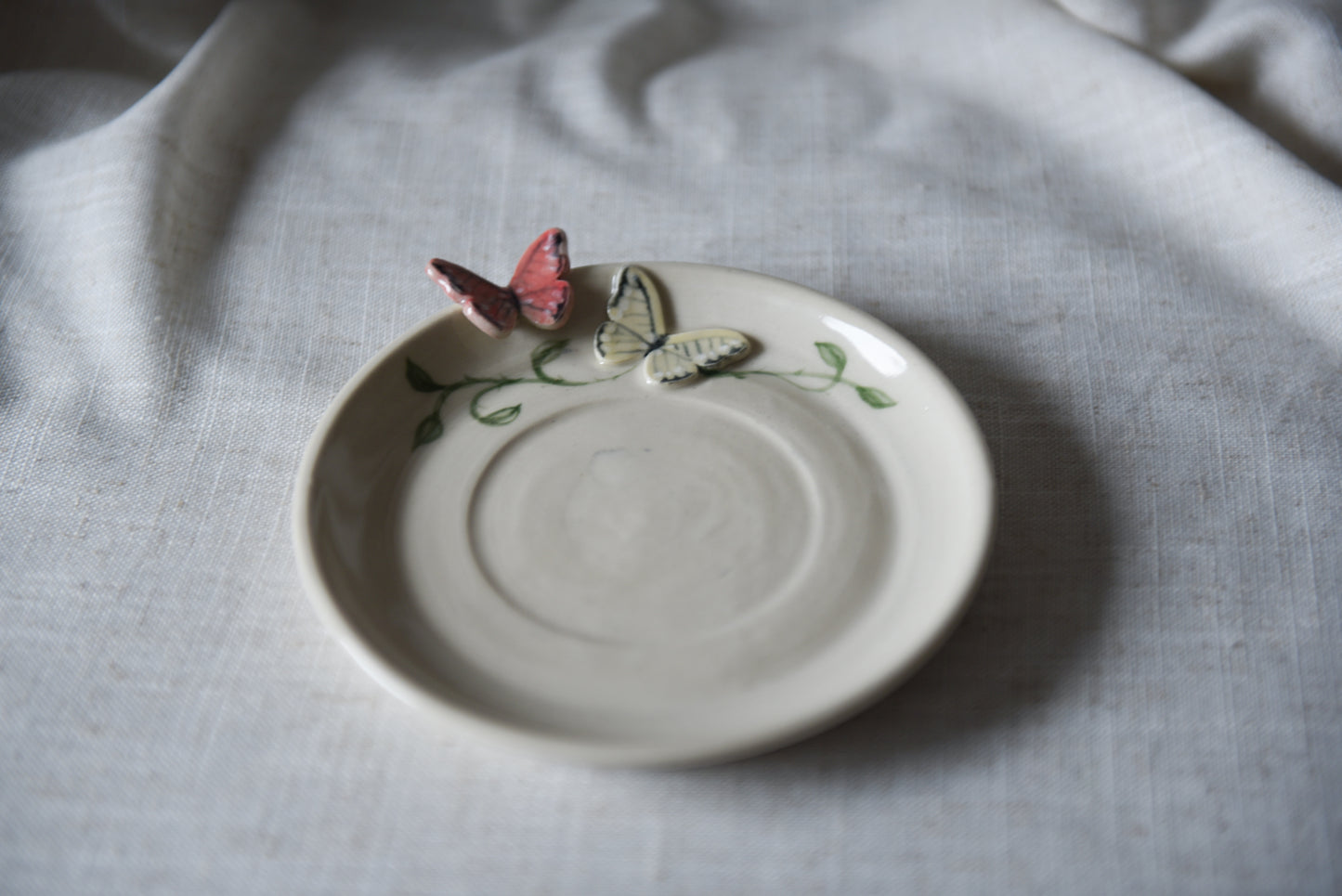 Butterfly plate