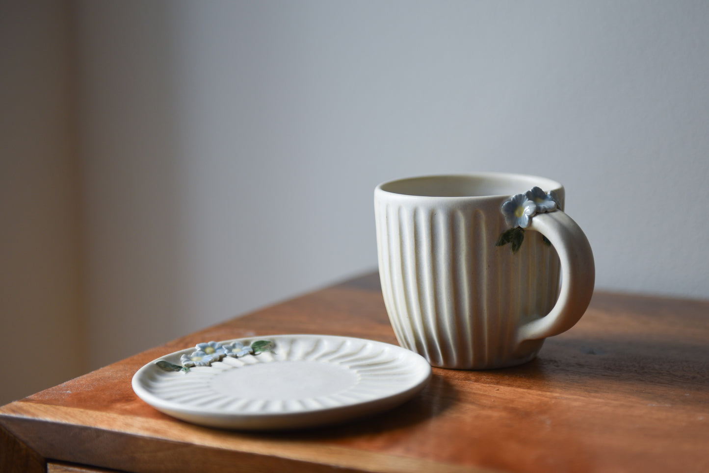 Blue flowers plate