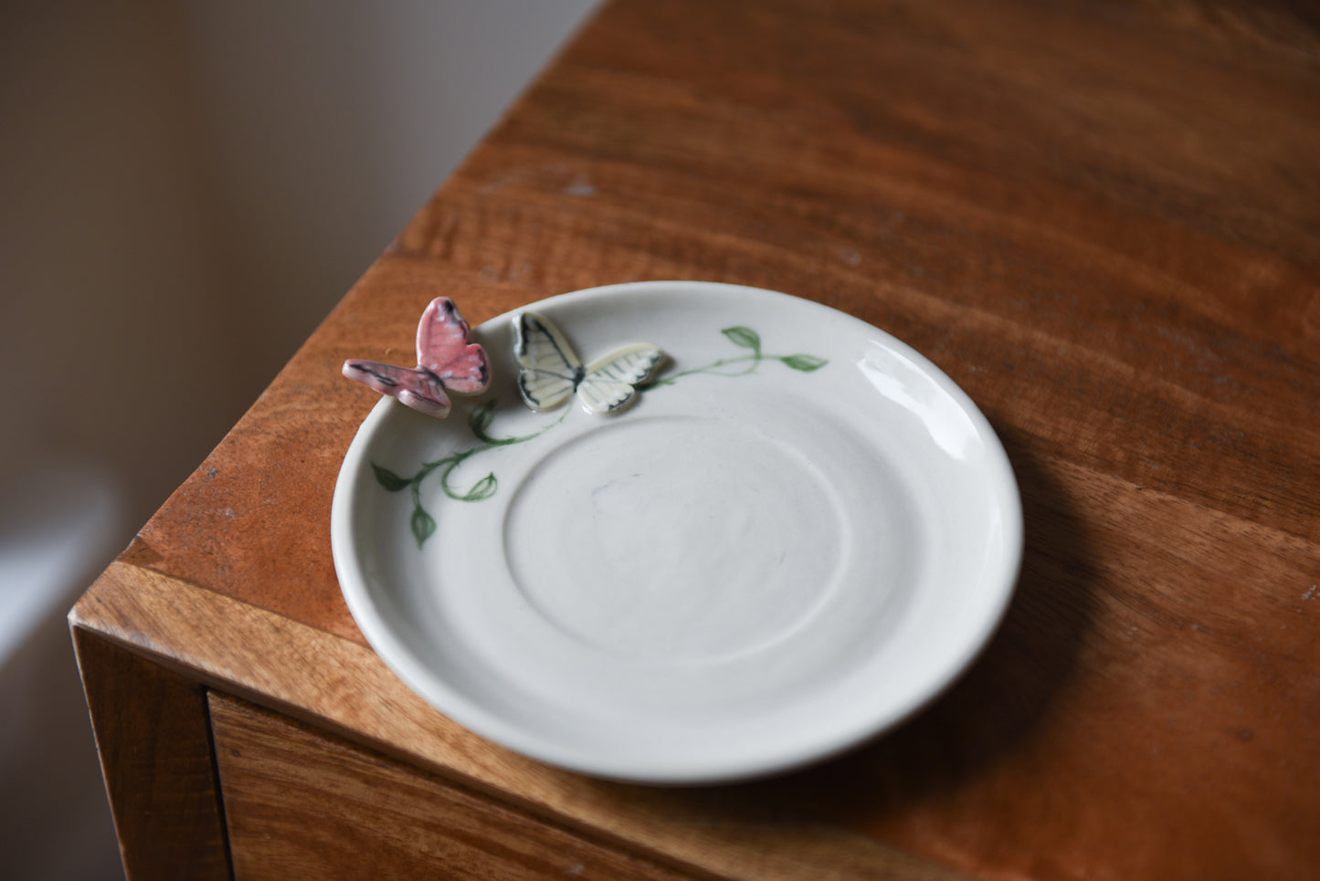 Butterfly plate
