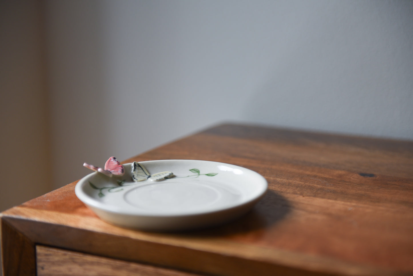 Butterfly plate